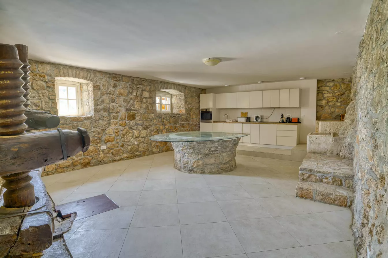 14111 villa in zabrde for sale 1 of 1 20