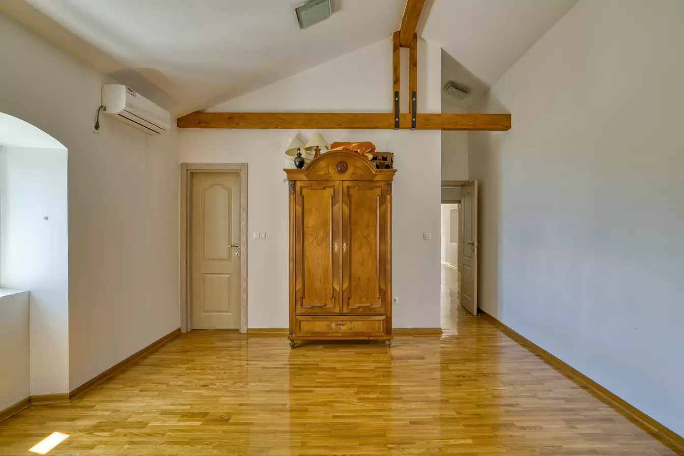 14111 villa in zabrde for sale 1 of 1 23