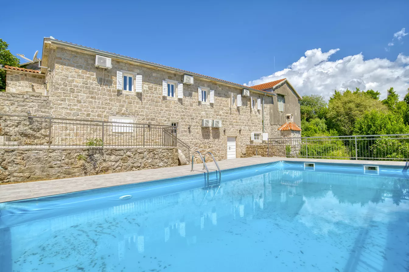 14111 villa in zabrde for sale 1 of 1 35
