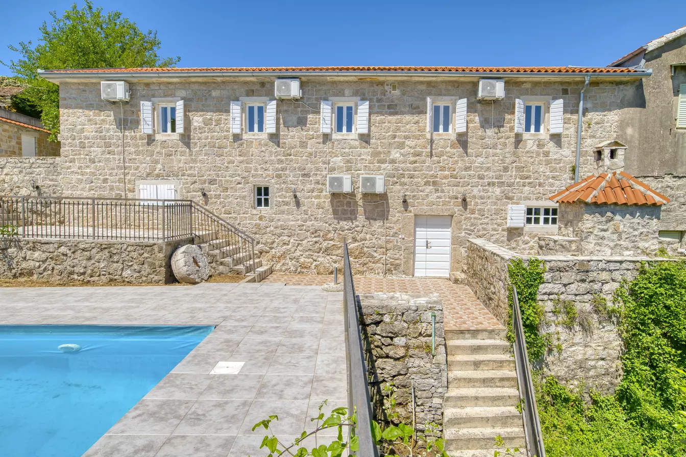 14111 villa in zabrde for sale 1 of 1 36