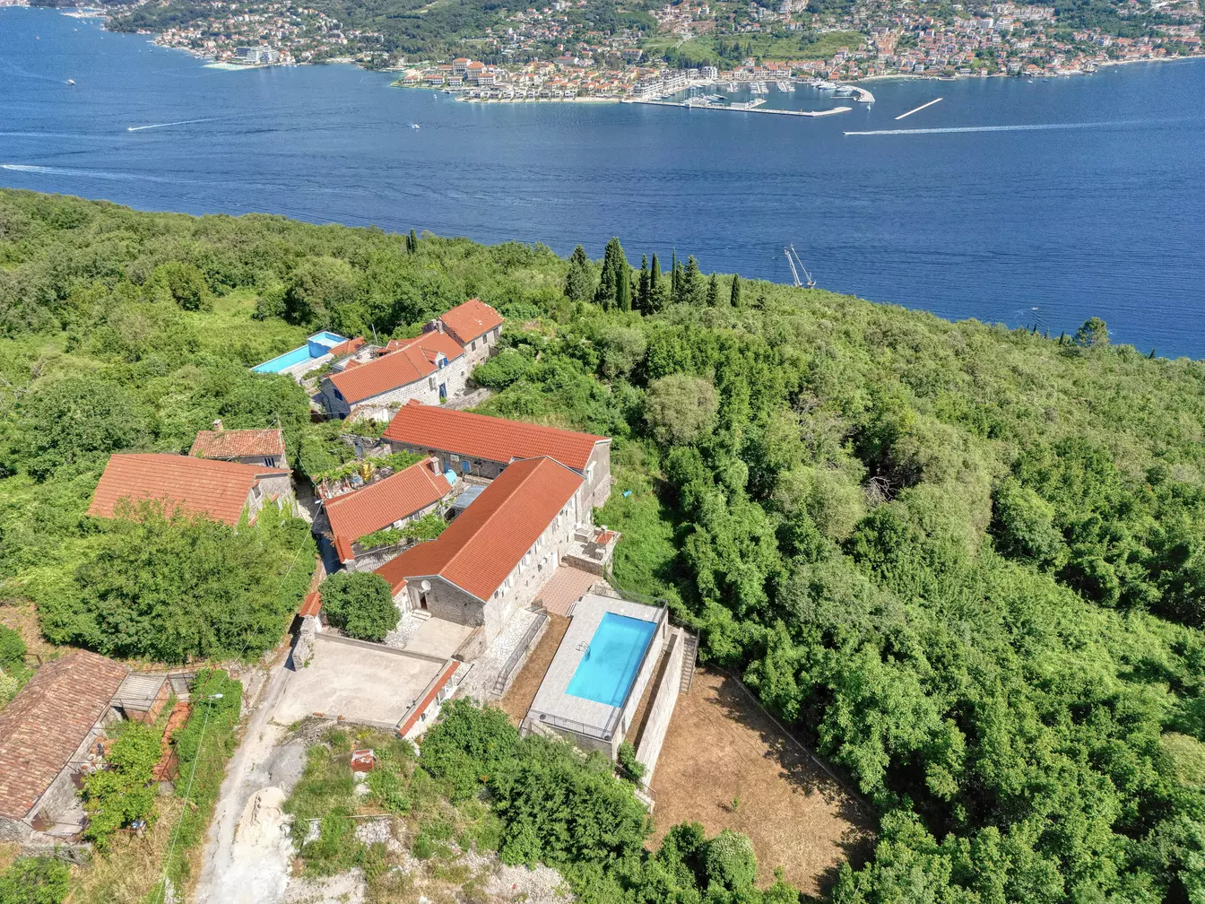 14111 villa in zabrde for sale 1 of 1 4